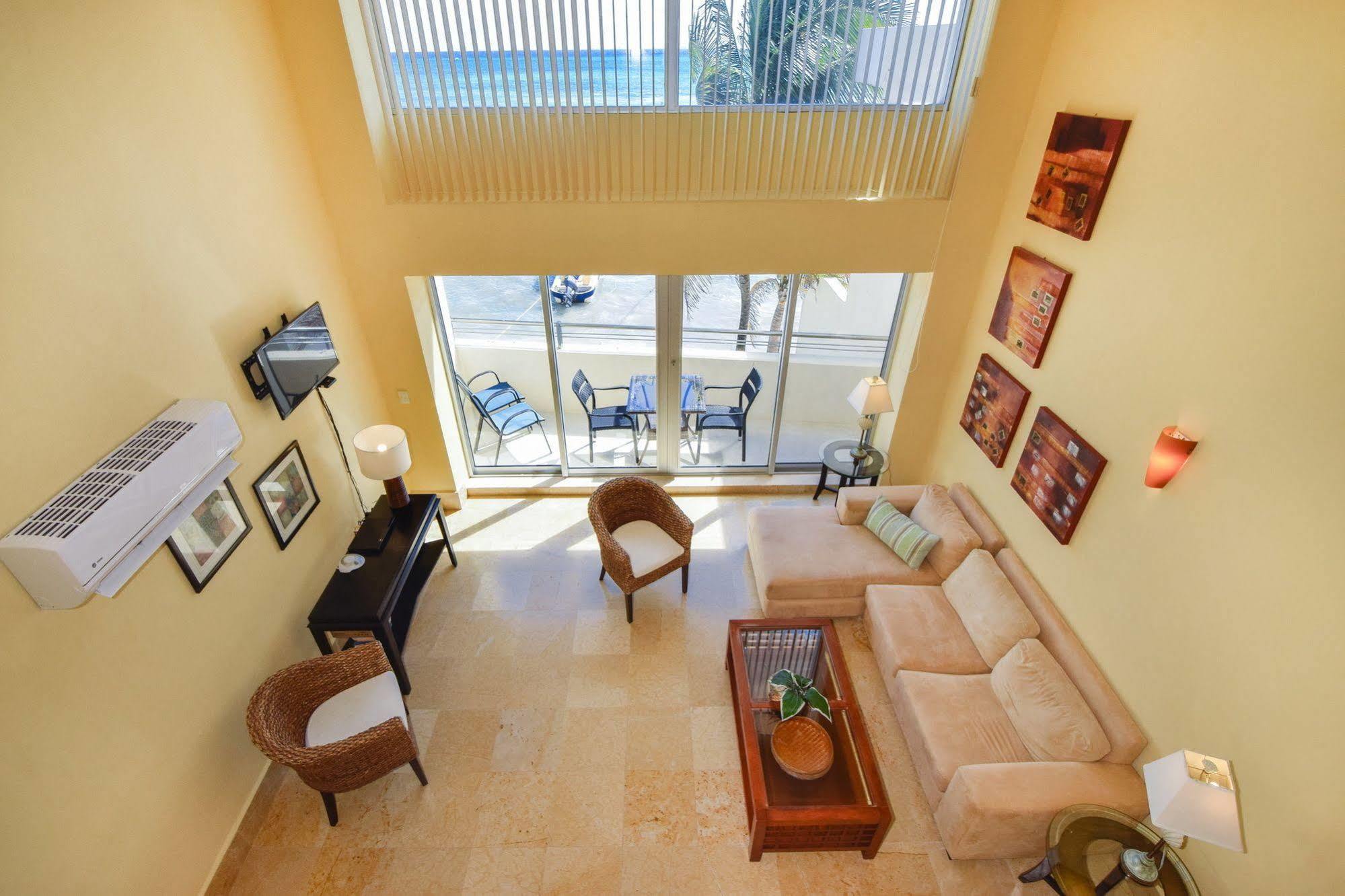 Ocean Plaza Condos プレヤデルカーメン エクステリア 写真