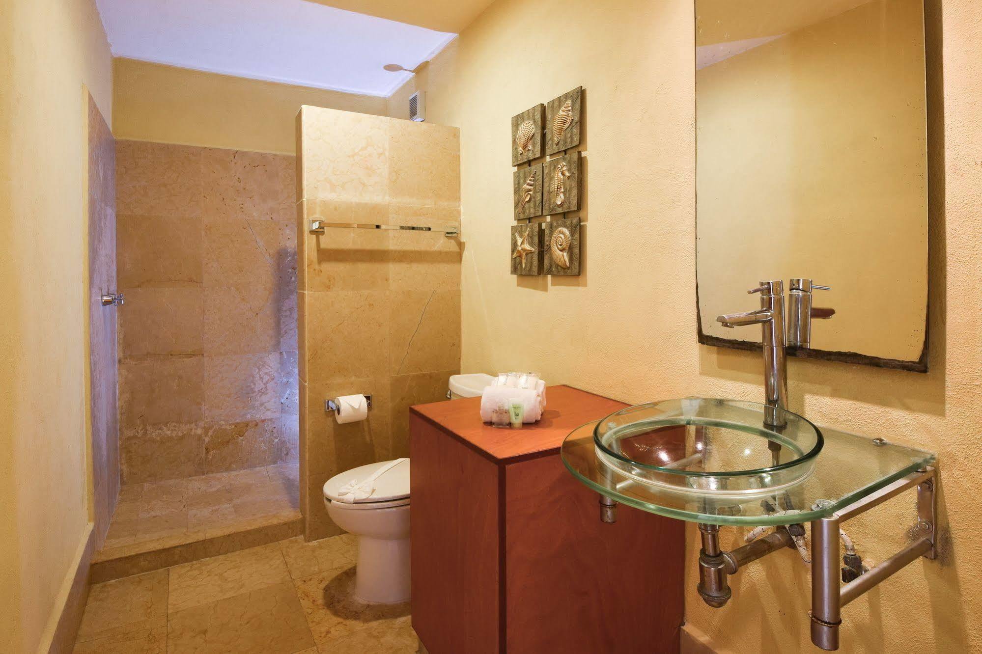 Ocean Plaza Condos プレヤデルカーメン エクステリア 写真